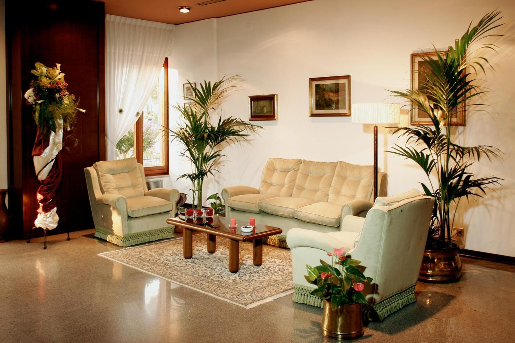 Hotel Astoria ปีเนโต ภายนอก รูปภาพ