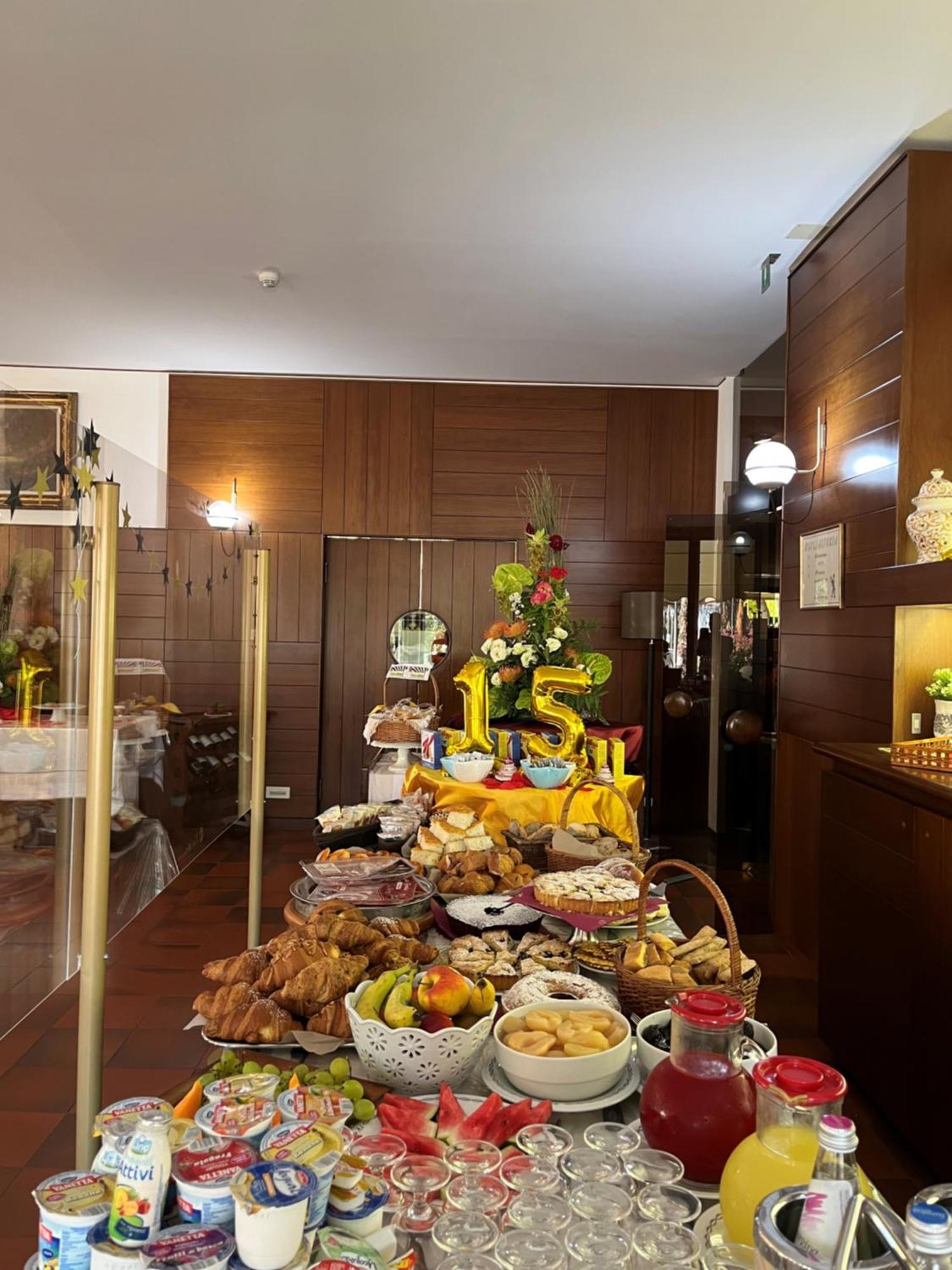Hotel Astoria ปีเนโต ภายนอก รูปภาพ