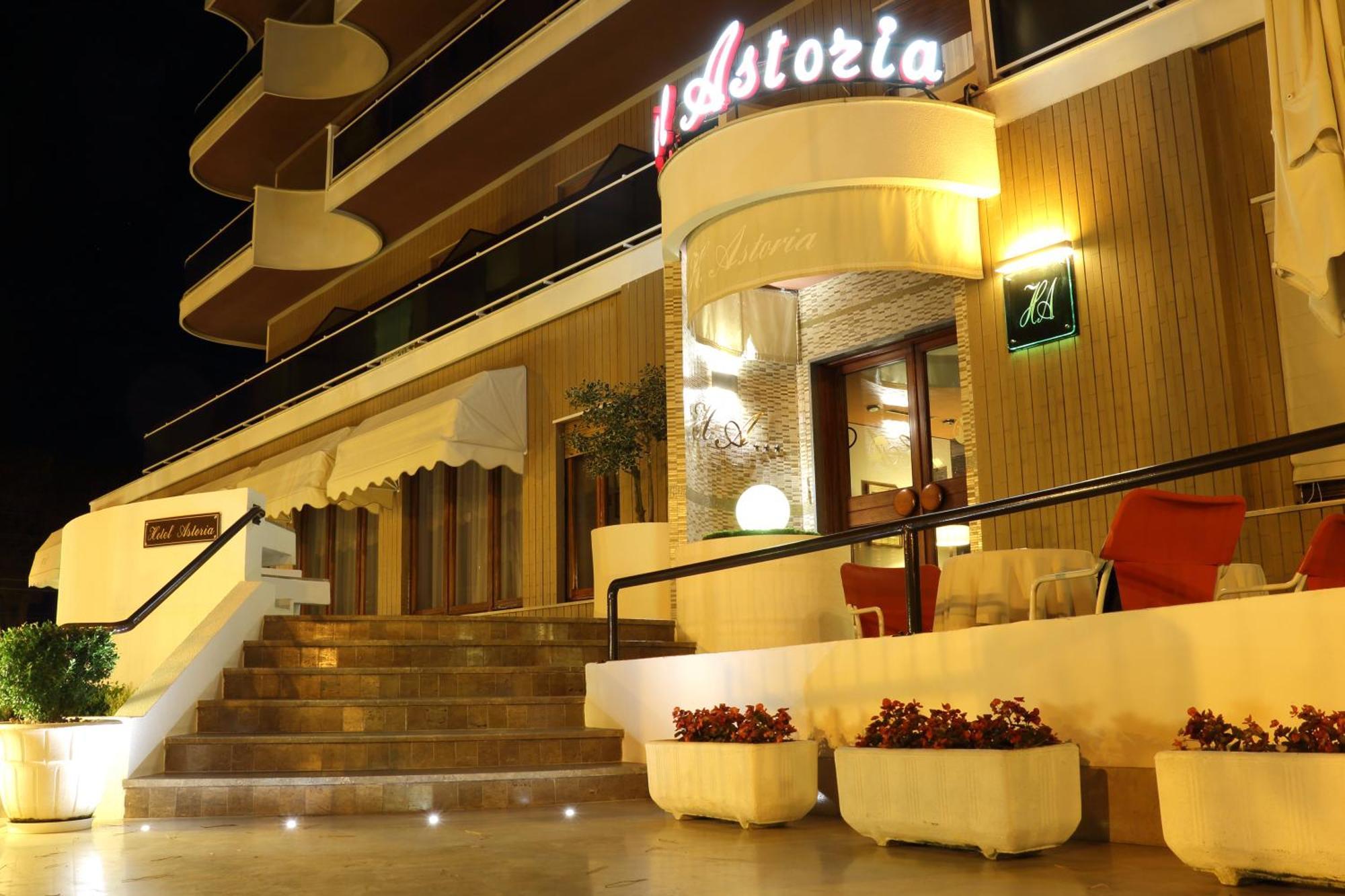 Hotel Astoria ปีเนโต ภายนอก รูปภาพ